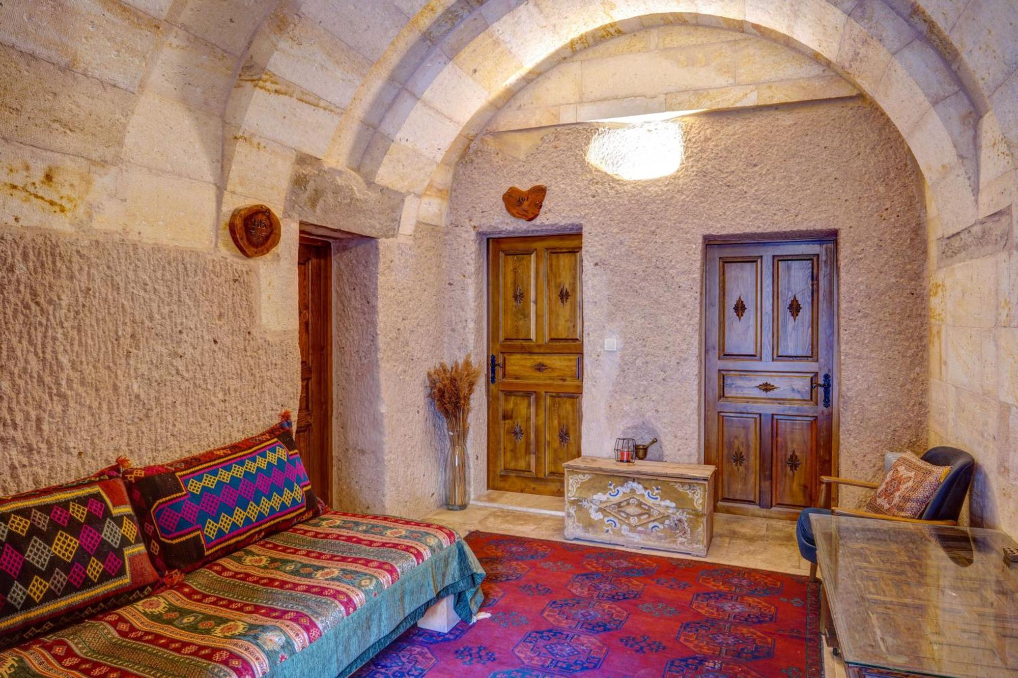 Vasil Cave Hotel Uchisar Exterior photo